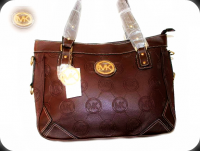 Bolsa Michael Kors en vinipiel color capuccino
